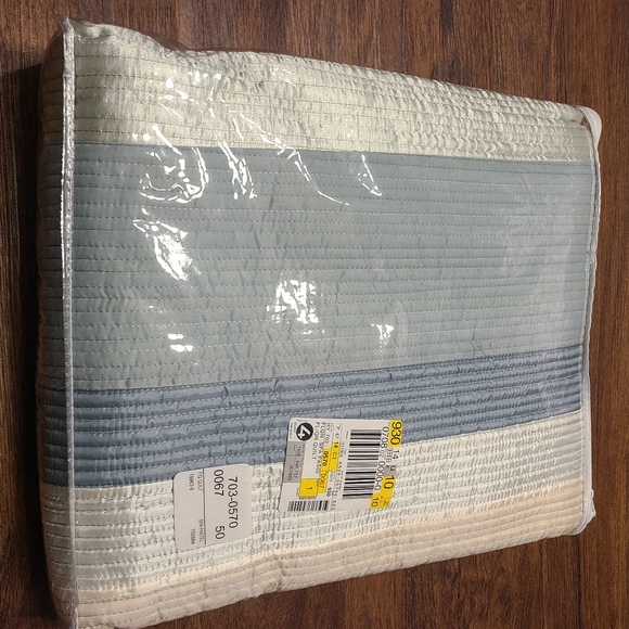 Pem America Full/Queen Striped Quilt Blanket New - Picture 2 of 2